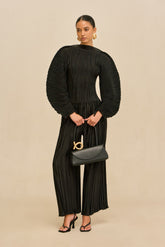 BEGA TOP - BLACK