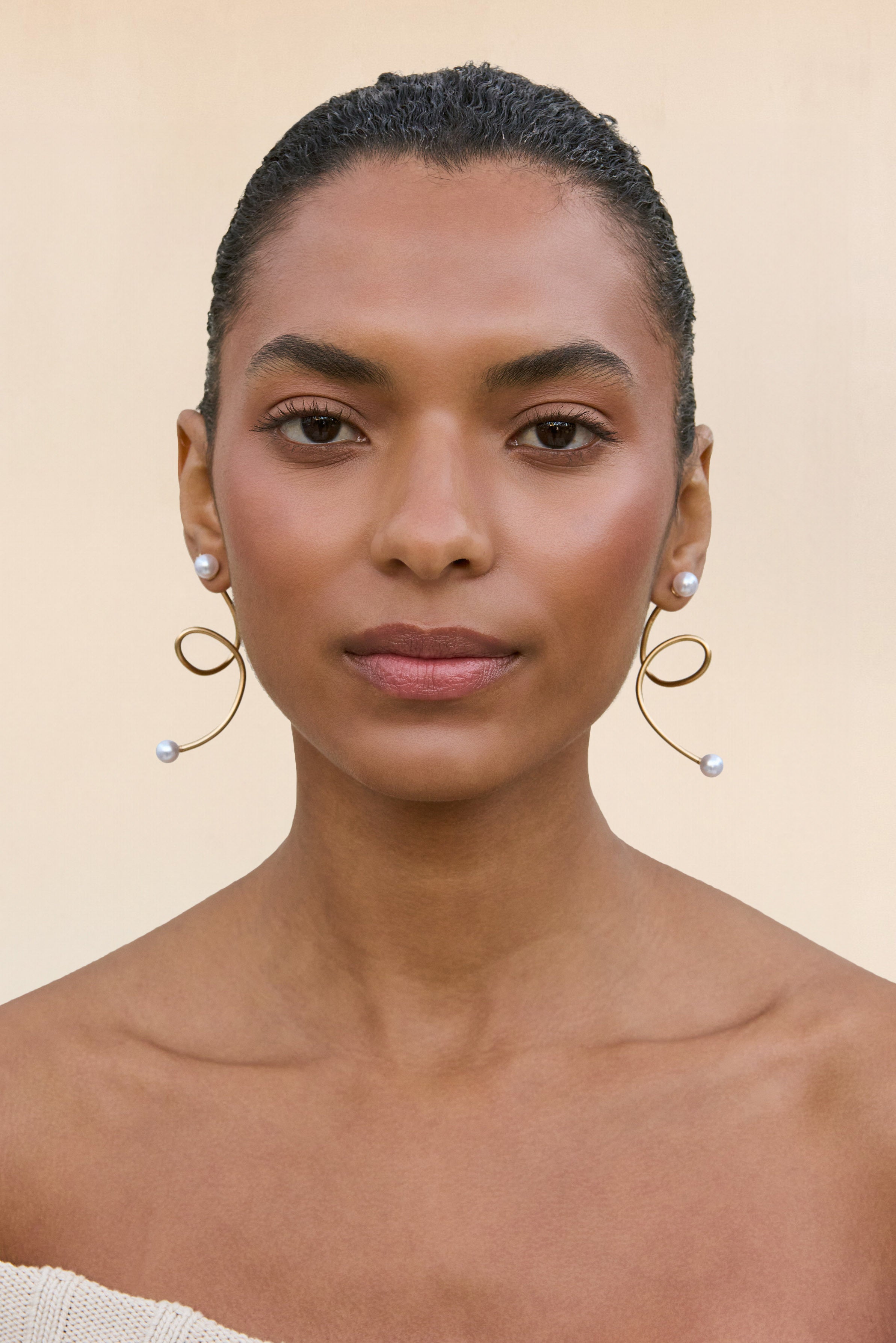 TAZIA EARRING - PEARL