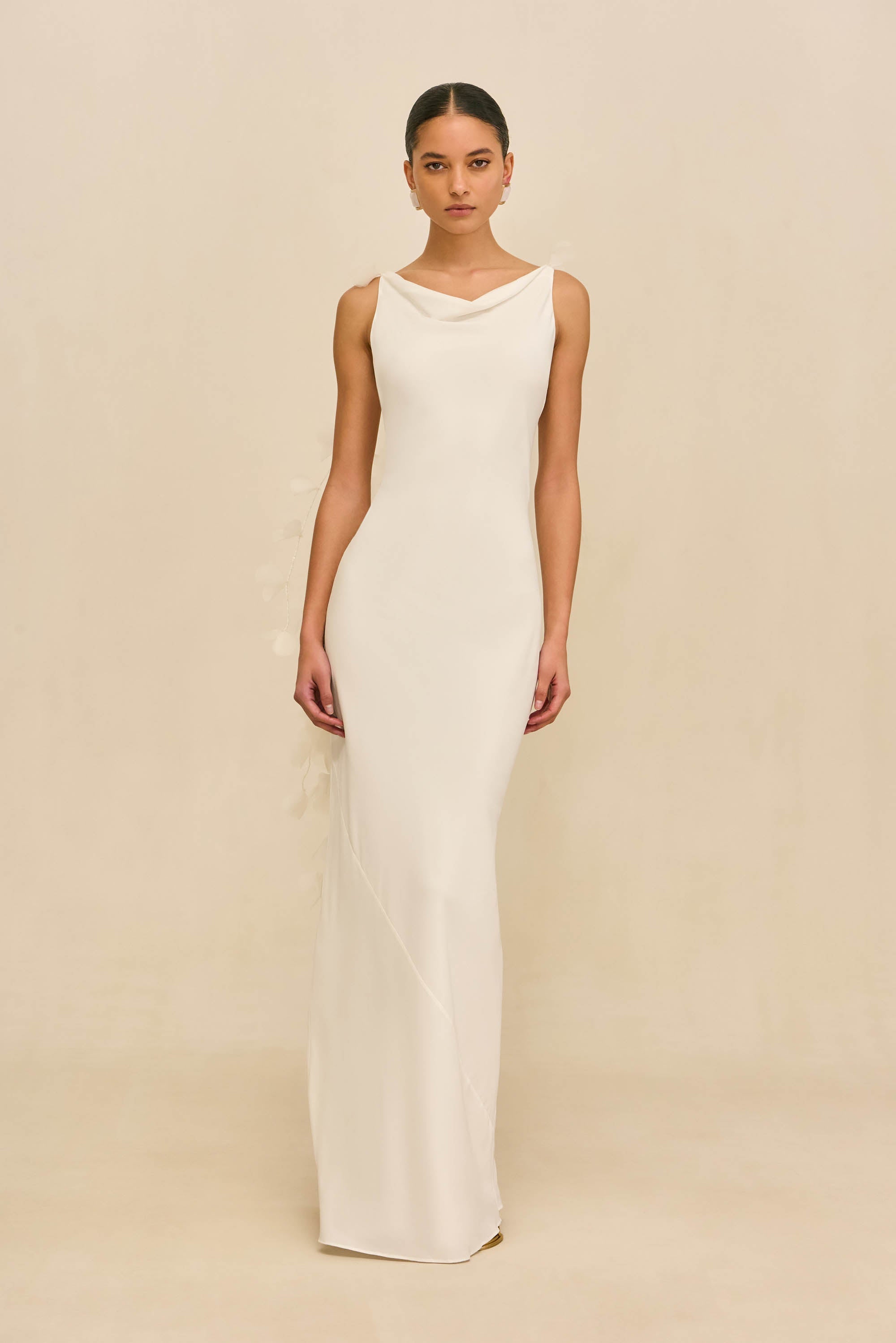 NYMERIA GOWN - OFF WHITE