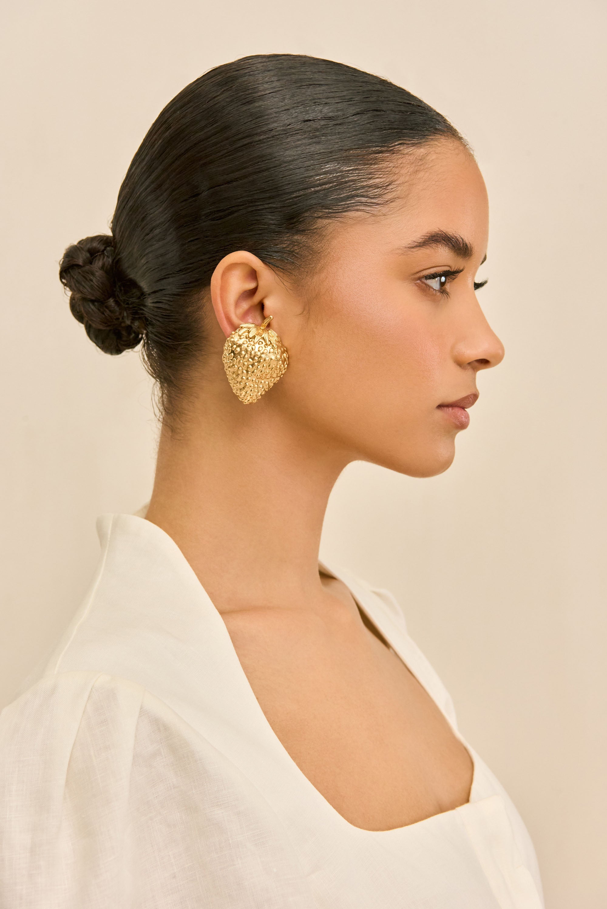 STRAWBERRY EARRING - ANTIQUE BRASS